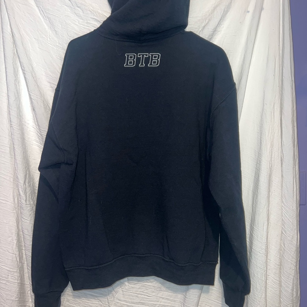 Sweatshirt - Picture 2 of 3